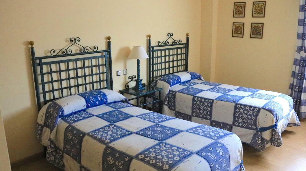 Hotel Miralba Alba De Los Cardanos Luaran gambar