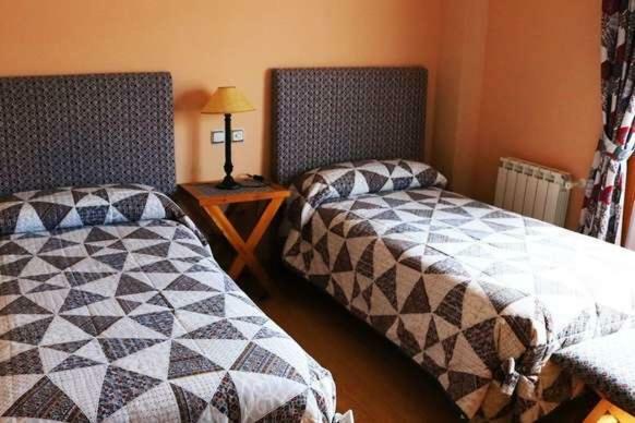 Hotel Miralba Alba De Los Cardanos Luaran gambar